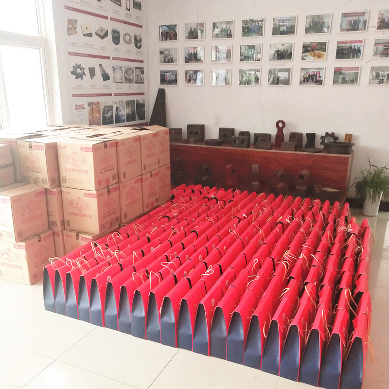 迎中秋，發(fā)禮品！洛陽順祥祝大家中秋節(jié)快樂！